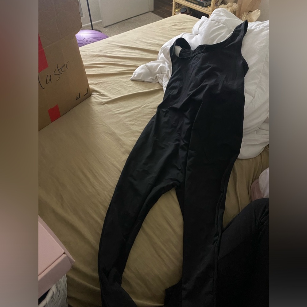 Black Women’s Onesie Jumpsuit 🖤